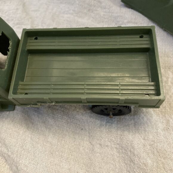 Tim Mee Toy Lot Cargo Truck And Tank WWII Lot Of 2 Plastic Green Army Men - Picture 9 of 16